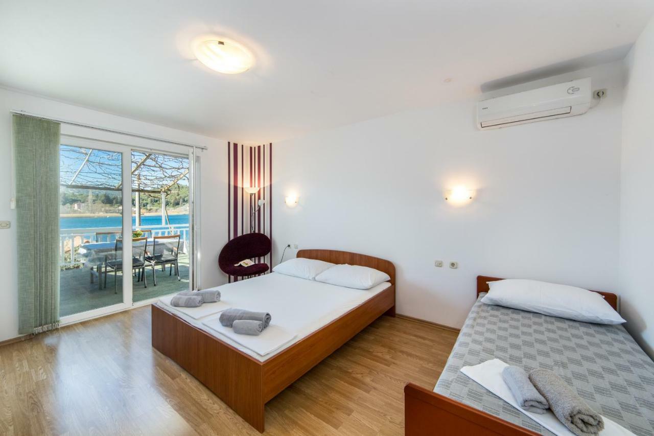 Barbir * Ploce (Dubrovnik-Neretva)